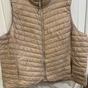Old Navy Active Beige Water-Resistant Vest